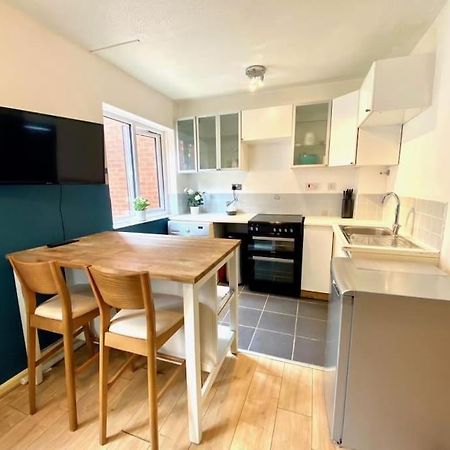 Appartamento Lovely Apt In City Centre Leeds Leeds  Esterno foto